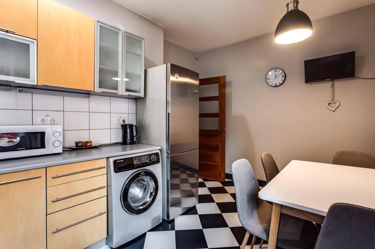 Apartamenty On Knyazya Romana Lviv Kültér fotó
