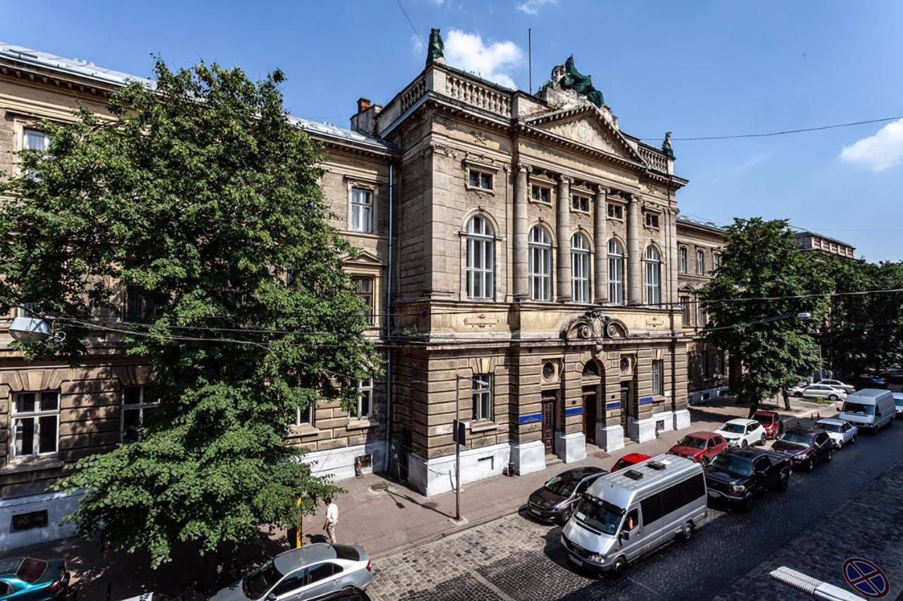 Apartamenty On Knyazya Romana Lviv Kültér fotó