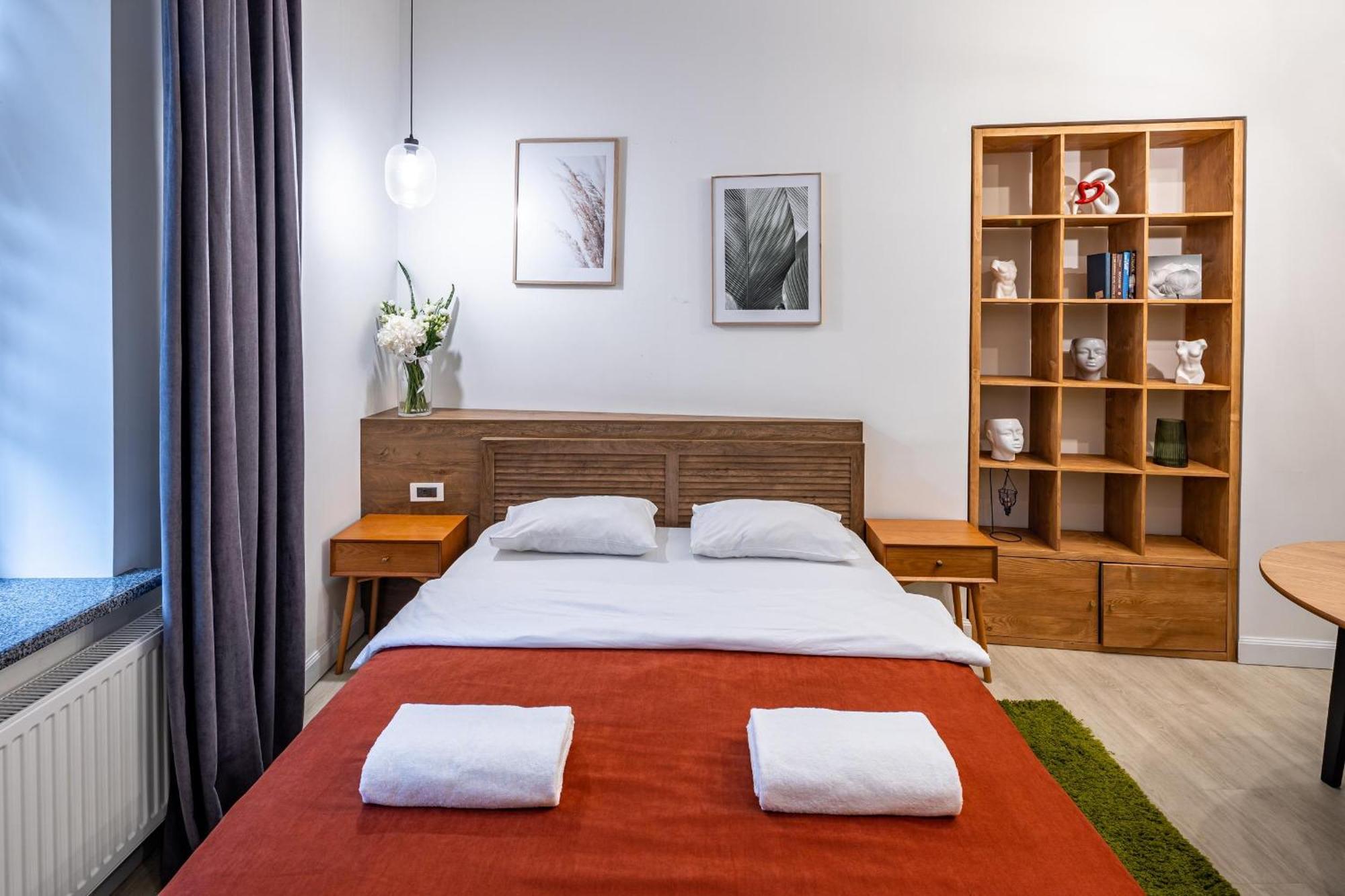 Apartamenty On Knyazya Romana Lviv Kültér fotó