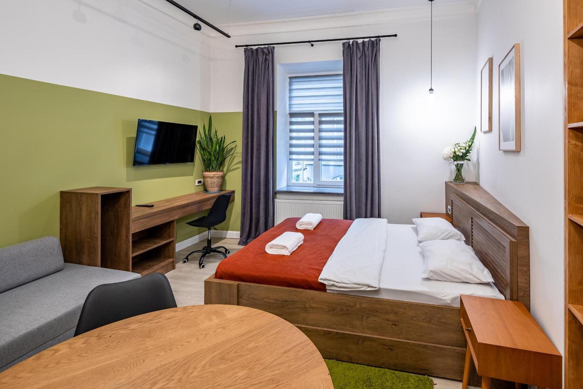 Apartamenty On Knyazya Romana Lviv Kültér fotó