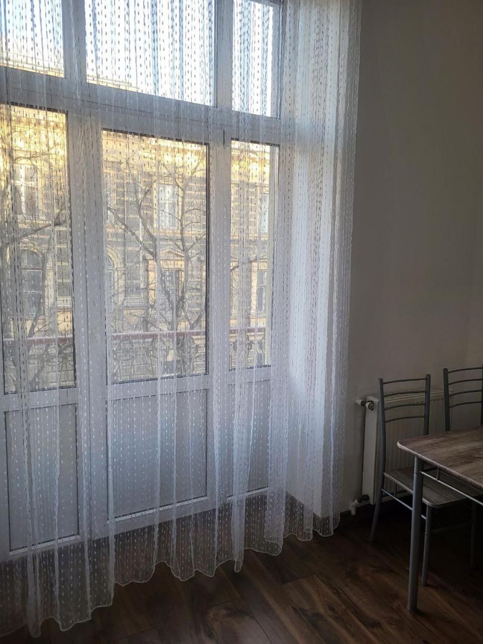 Apartamenty On Knyazya Romana Lviv Kültér fotó