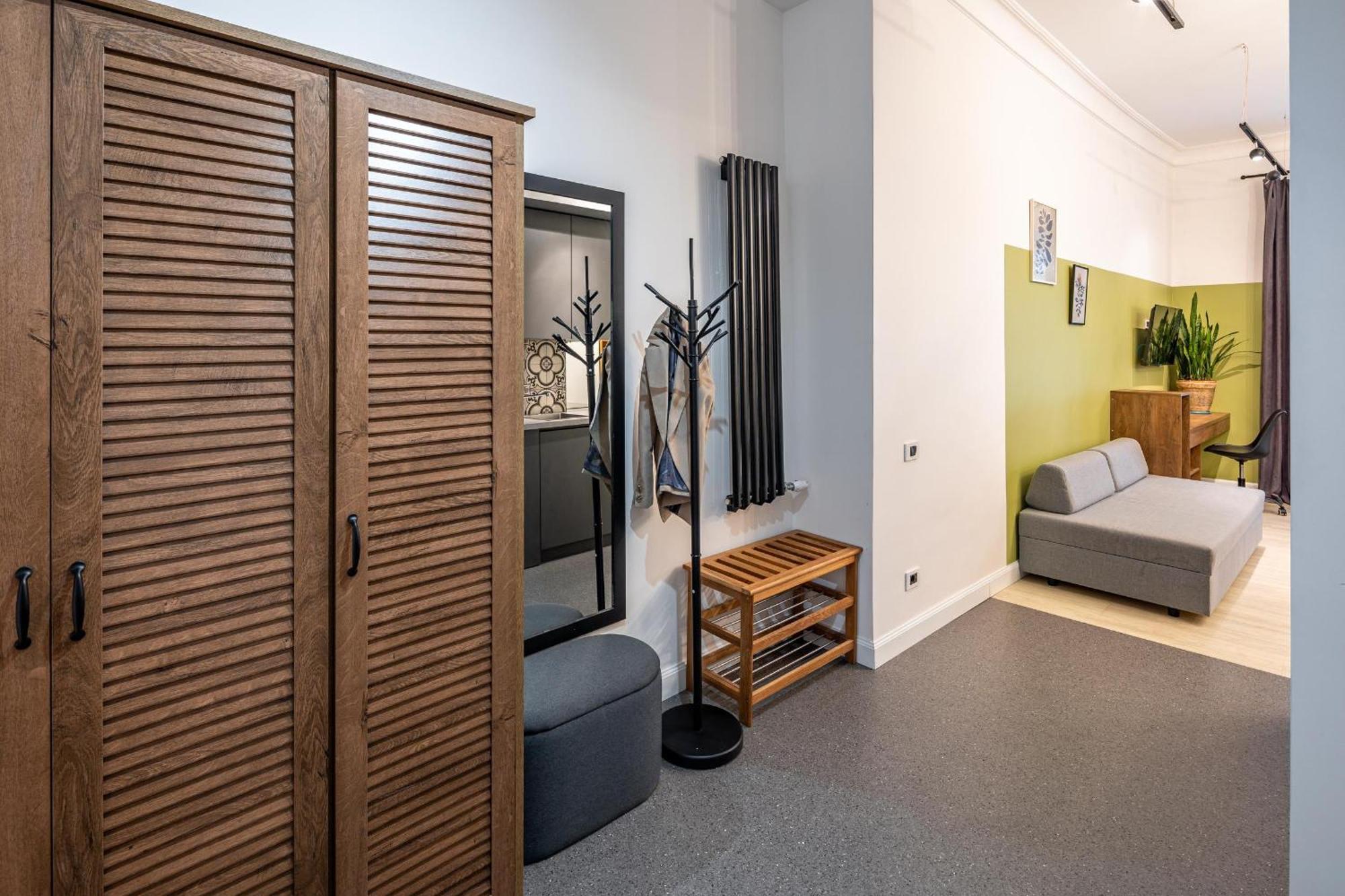 Apartamenty On Knyazya Romana Lviv Kültér fotó