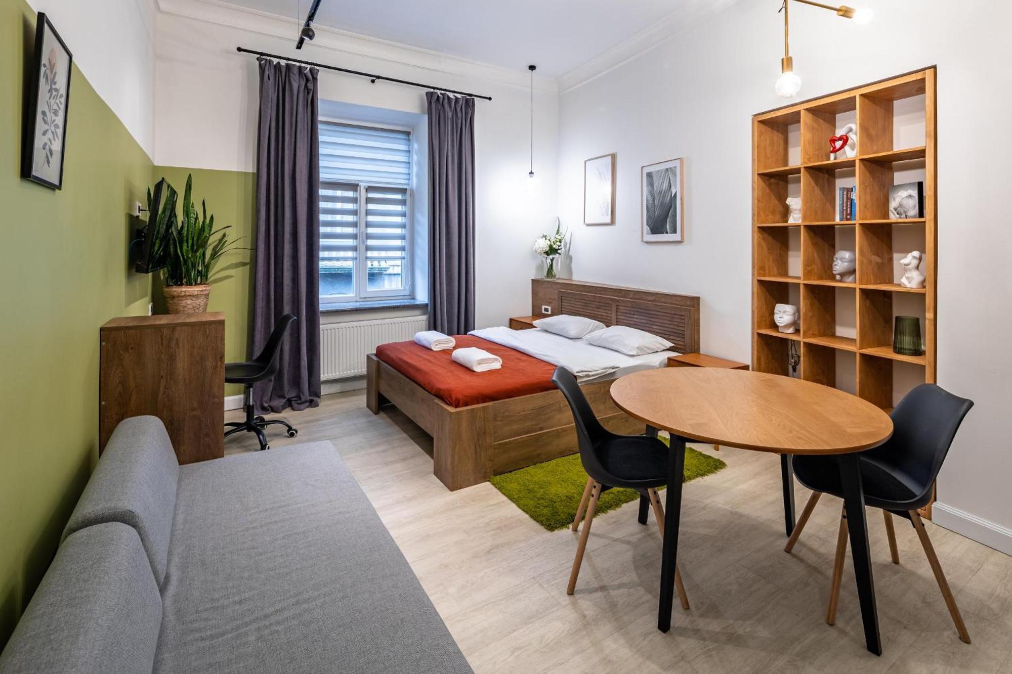 Apartamenty On Knyazya Romana Lviv Kültér fotó